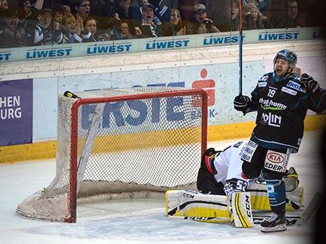 Andrew Jacob Kozek, Linz feiert, EHC Liwest Black Wings Linz vs Dornbirner EC