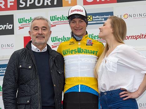 v.l. Peter Reichl, Raika,  Sieger Felix Groszschartner, Team Felbermayr Simplon Wels