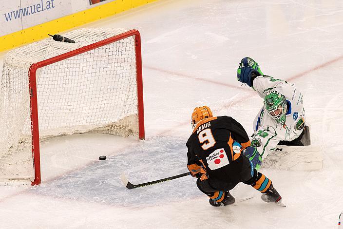 Emilio Romig (Steinbach Black Wings Linz) scort das 2 zu 1 , Tormann Zan Us (HK SZ Olimpija) Steinbach Black Wings Linz vs HK SZ OLIMPIJA, bet-at-home ICE Hockey League