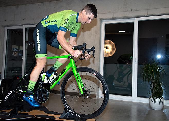 Johannes Hirschbichler (AUT, Hrinkow Advarics Cycleang Team) trainiert auf dem Saris Smarttrainer, Herren Elite, UCI Continental, Raiffeisen Hrinkow Bike Akademie