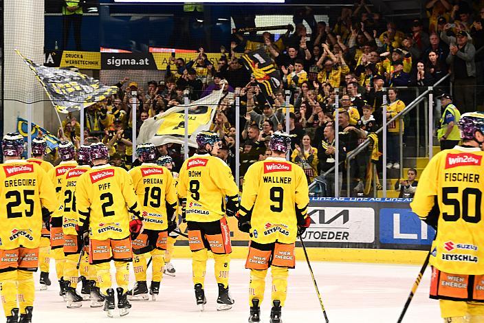  Fans der Vienna Capitals Win2Day ICE Hockey League,  Steinbach Black Wings Linz vs Spusu Vienna Capitals,  Linz AG Eisarena 