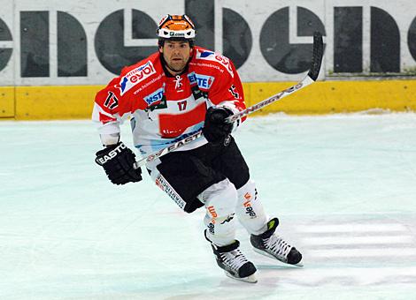 #71 Steve Guolla, Stuermer, HC Tiroler Wasserkraft Innsbruck