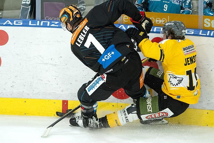 Brian Lebler (Steinbach Black Wings Linz), Emil Kristensen (HC Pustertal Wölfe), Steinbach Black Wings Linz vs HC Pustertal Woelfe, 7. Runde ICE Hockey League, Steinbach Black Wings Linz, Linz AG Eisarena 