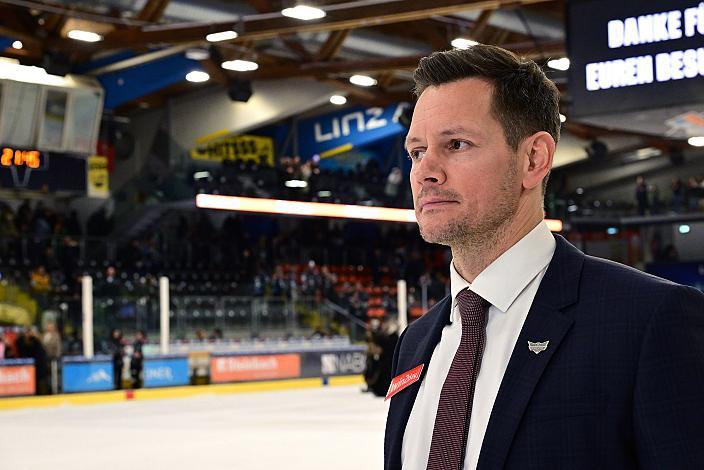 Head Coach Philipp Lukas (Steinbach Black Wings Linz)  Win2Day ICE Hockey League,  Steinbach Black Wings Linz vs HC Pustertal Wölfe,  Linz AG Eisarena 