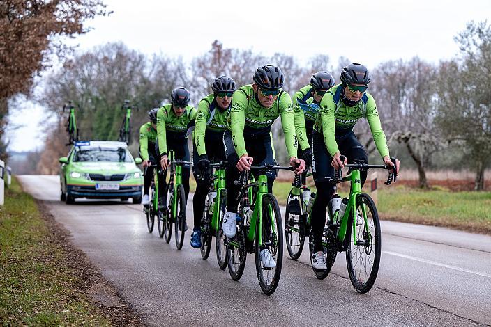 Riccardo Verza (ITA, Hrinkow Advarics), Jaka Primozic (SLO, Hrinkow Advarics) Trainingscamp Porec, Kroatien, Team Hrinkow Advarics Cycleang, UCI Continental Team, 