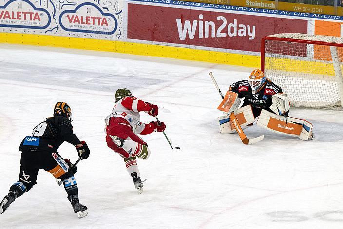 Graham Knott (Steinbach Black Wings Linz), Daniel Mantenuto (HCB Suedtirol Alperia) trifft zum 2 zu 0 gegen bwk32 Steinbach Black Wings Linz vs HCB Suedtirol Alperia, 39. Runde ICE Hockey League, Steinbach Black Wings Linz, Linz AG Eisarena 