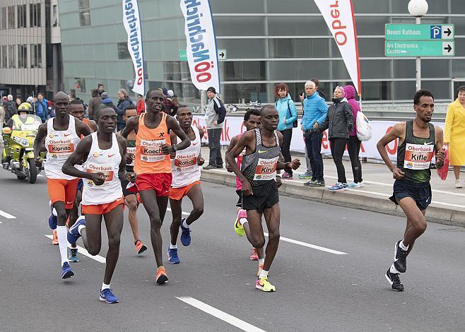 Die Spitze des Marathons auf der Linzer NibelungenbrÃ¼cke 14.04.2019 Leichtathletik Linz Marathon