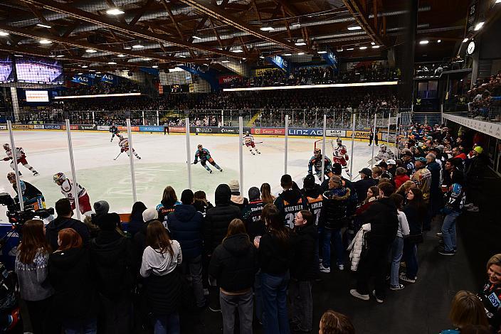 Duell Linz Salzburg, Win2Day ICE Hockey League,  Steinbach Black Wings Linz vs EC Red Bull Salzburg,  Linz AG Eisarena 