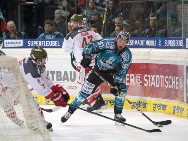 Patrick Spannring (EHC Liwest Black Wings Linz)  EHC Liwest Black Wings Linz vs HCB Suedtirol Alperia 5. Viertelfinale