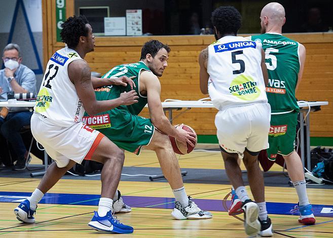 v.l. Stephon Jelks (Swans Gmunden), Nemanja Krstic (Kapfenberg Bulls), Jaylon Tate (Swans Gmunden), Thomas Schreiner (Kapfenberg Bulls) Finale Swans Gmunden vs Kapfenberg Bulls