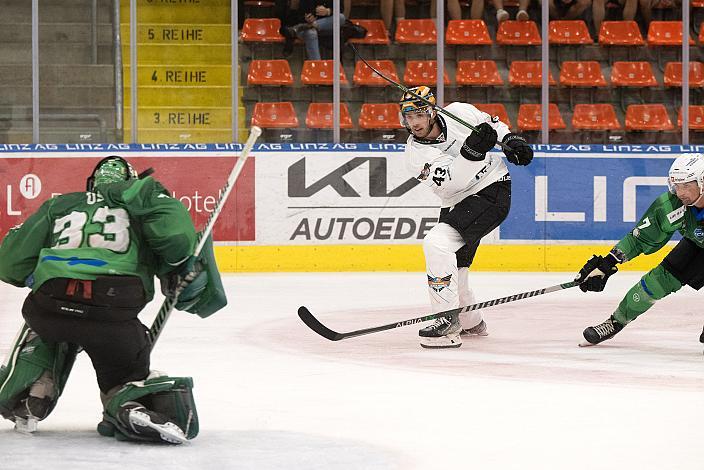 Tormann Zan Us (Olimpija Ljubljana), Dennis Sticha (Steinbach Black Wings Linz), Steinbach Black Wings Linz vs Olimpija Ljubljana,  WIn2day ICE Hockey League