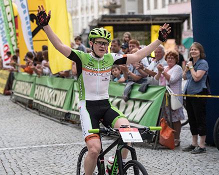 Dominik Hrinkow (AUT, Hrinkow Advarics Cycleang Team) gewinnt in Steyr