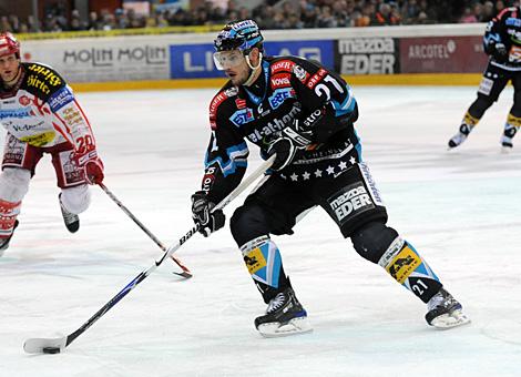 #21 Philipp Lukas, Stuermer, Liwest Black Wings Linz.