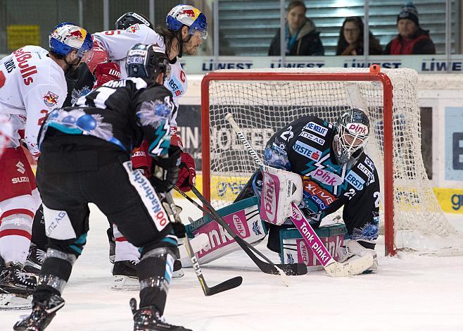 Tormann Michael Ouzas (EHC Liwest Black Wings Linz) vor Thomas Raffl (EC Red Bull Salzburg)  EHC Liwest Black Wings Linz vs EC Red Bull Salzburg