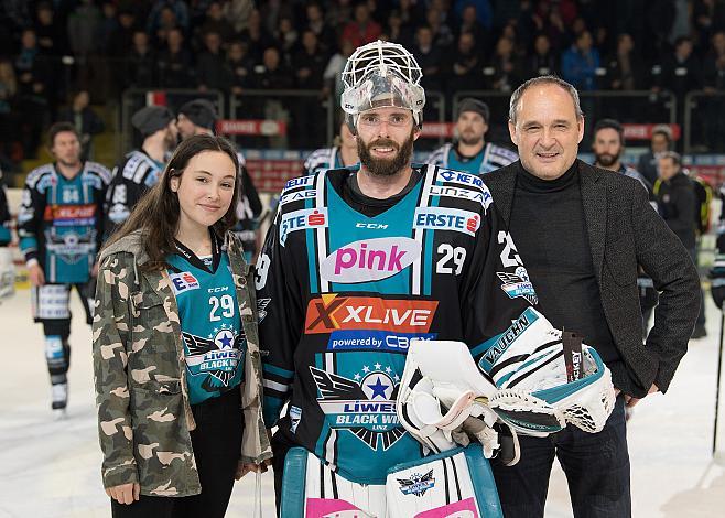 Spieler des Abends Tormann Michael Ouzas (EHC Liwest Black Wings Linz) EHC Liwest Black Wings Linz vs EC Red Bull  Salzburg 2. Semifinale