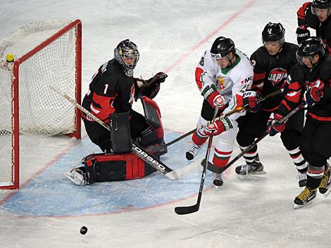 #28 Istvan Bartalis, Hun vor #1 Masahito Haruna, Tormann Team Japan, 