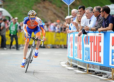 Steven Kruijswijk, Ned, Team Rabobank im Anstieg ach Nevegal, an der Absperrung Moreno Argentin.