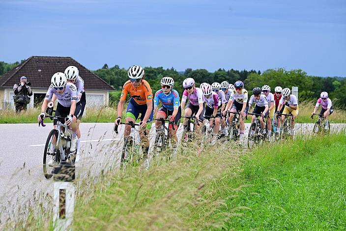 Im Trikot der Punktebesten Nika Bobnar (SLO, Team Slovenia), Elisa Winter (AUT, Wheel Divas Cycling Team), Amstetten, 2 Etappe Sportland NOE Kids Tour
