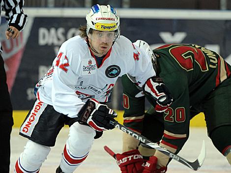 #42 Petr Koukal, Pardubice, Froelunda Indians vs HC CSOB Pardubice