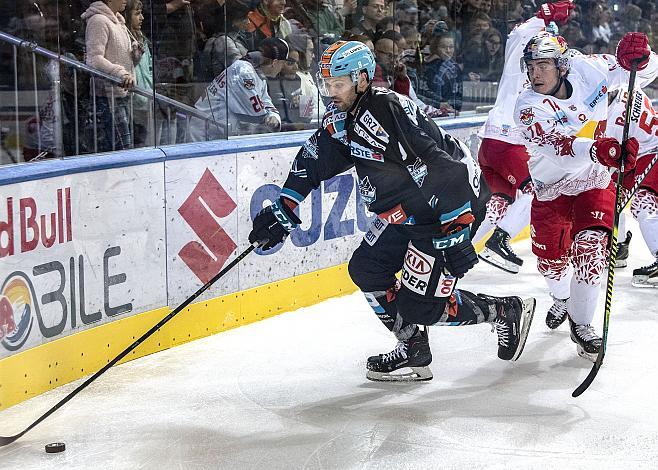 Rick Schofield (EHC Liwest Black Wings Linz), Nico Feldner (EC Red Bull Salzburg)  Red Bull Salzburg vs EHC Liwest Black Wings Linz 