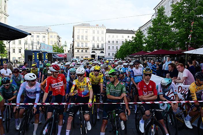 Start zur 1. Etappe Linz Hauptplatz - Pöstlingberg, Oberösterreich Rundfahrt