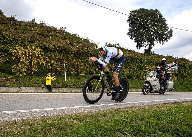 Filippo Ganna (Ita, Ineos Grenadiers) Weltmeister im RegenbogentrikotConegliano - Valdobbiadene (Prosecco Superiore Wine Stage)  14. Etappe, 103. Giro d Italia