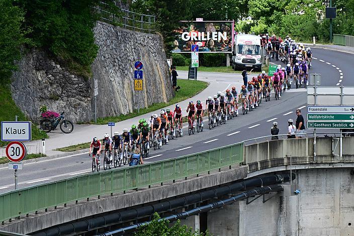 Das Peloton in der Region Steyr, Pyhrn Priel, 4. Etappe von Steyr nach Steyr, 170,5km, Lidl Tour of Austria