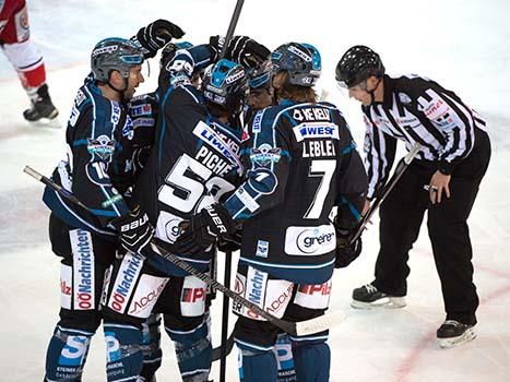 Linz feiert, EHC Liwest Black Wings Linz vs EC KAC