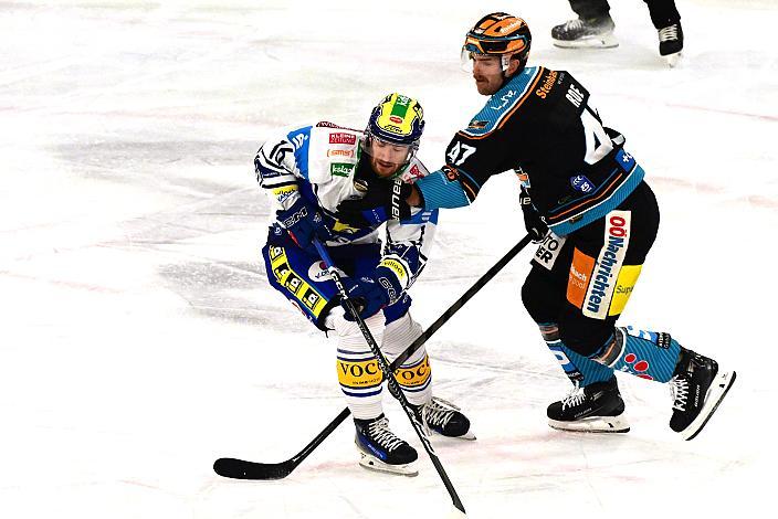 Kevin Hancock (EC iDM Wärmepumpen VSV), Logan Roe (Steinbach Black Wings Linz)  Win2Day ICE Hockey League,  Steinbach Black Wings Linz vs  EC VSV,  Linz AG Eisarena 