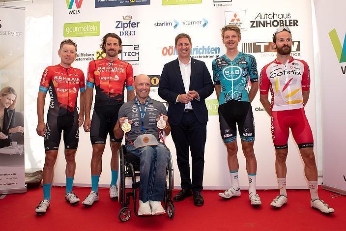 Hermann Pernsteiner (AUT, Bahrain - Victorious), Marco Haller (AUT, Bahrain - Victorious), Walter Ablinger Paralympische Spiele Medaillengewinner Tokyo 2020, Sebastin Schönberger (AUT, B&B Hotels P/B KTM), Simon Geschke (GER, Cofidis) Innenstadtkriterium Wels, Radsport, Kriterium