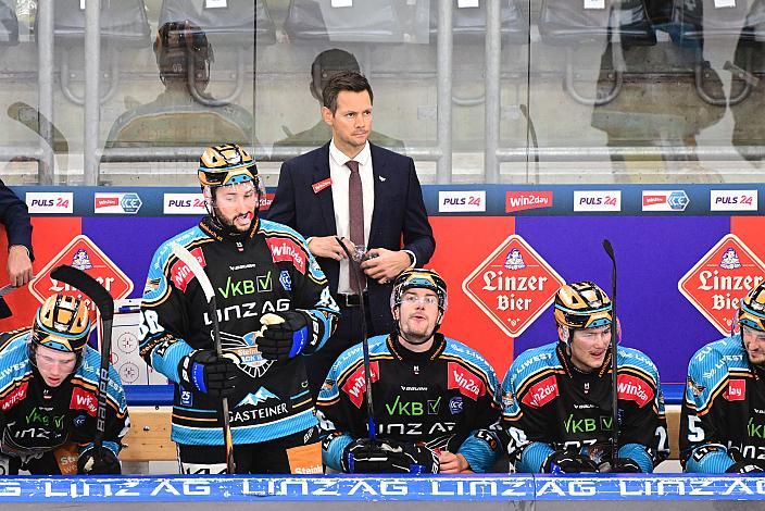  Head Coach Philipp Lukas (Steinbach Black Wings Linz) Win2Day ICE Hockey League,  Steinbach Black Wings Linz vs Spusu Vienna Capitals,  Linz AG Eisarena 