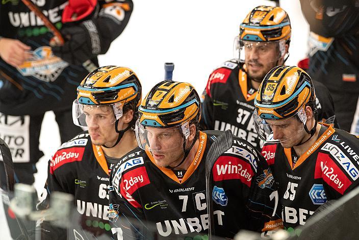 Brian Lebler (Steinbach Black Wings Linz), Niklas Bretschneider (Steinbach Black Wings Linz), Michael Haga (Steinbach Black Wings Linz), Andreas Kristler (Steinbach Black Wings Linz) Steinbach Black Wings Linz vs EC KAC, 8. Runde ICE Hockey League, Steinbach Black Wings Linz, Linz AG Eisarena 