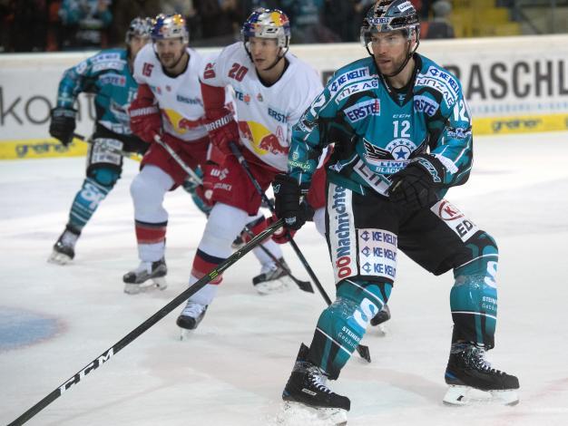 Ryan Michael Potulny (EHC Liwest Black Wings Linz) EHC Liwest Black Wings Linz vs EC Red Bull Salzburg