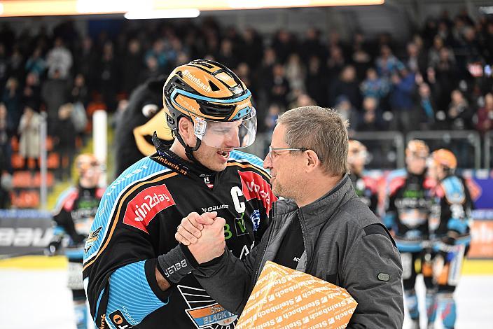 Spieler des Abends Brian Lebler (Steinbach Black Wings Linz) Win2Day ICE Hockey League,  Steinbach Black Wings Linz vs EC iDM Wärmepumpen VSV,  Linz AG Eisarena 