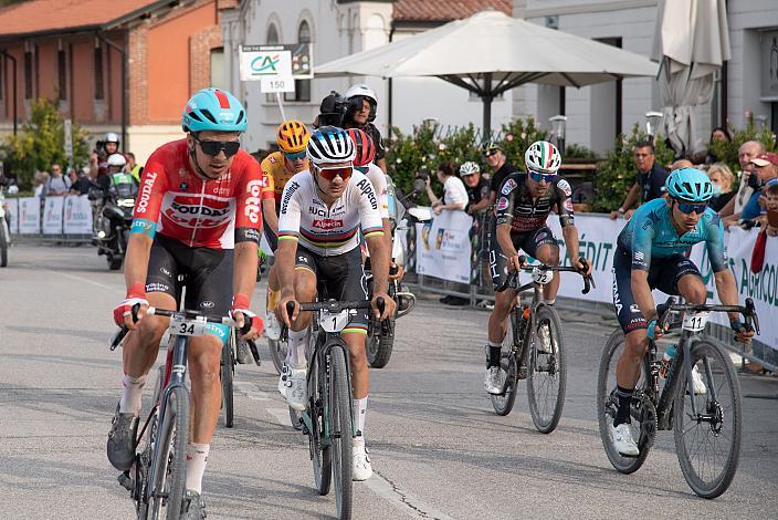 Florian Vermeersch (BEL, Lotto Soudal), Weltmeister Gianni Vermeersch (BEL, Alpecin-Deceunink), Moreno Miguel Angel Lopez (COL, Astana Pro Team),  Serenissima Gravel, Porto Barricata - Piazzola sul Brenta, Veneto, ITA 190,9 km