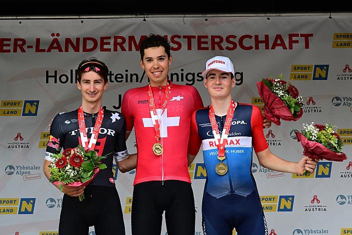 Podest Schweiz, 2. Platz Robin Donze (SUI, TUDOR PRO CYCLING TEAM U23), Sieger Schweiz Diego Casagrande (SUI, TUDOR PRO CYCLING TEAM U23), 3. Platz Jan Huber (SUI, Remax-Racingteam), Drei Länder Meisterschaft U23,  Austria
