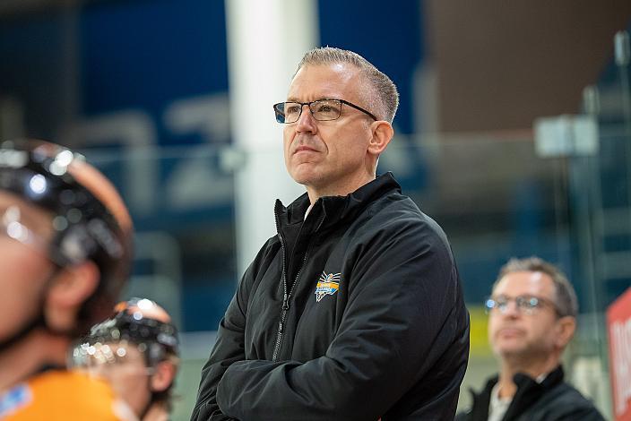 Head Coach Dan Ceman (Steinbach Black Wings Linz) Steinbach Black Wings Linz  vs MAC Budapest