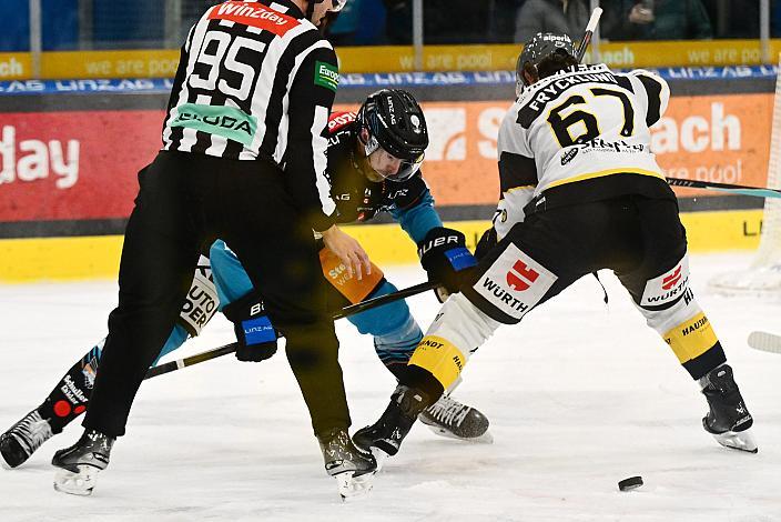 Sean Collins (Steinbach Black Wings Linz), Mikael Frycklund (HC Pustertal Wölfe), 28. Runde ICE, Steinbach Black Wings Linz vs HC Falkensteiner Pustertaler Wölfe, Linz AG Eisarena 