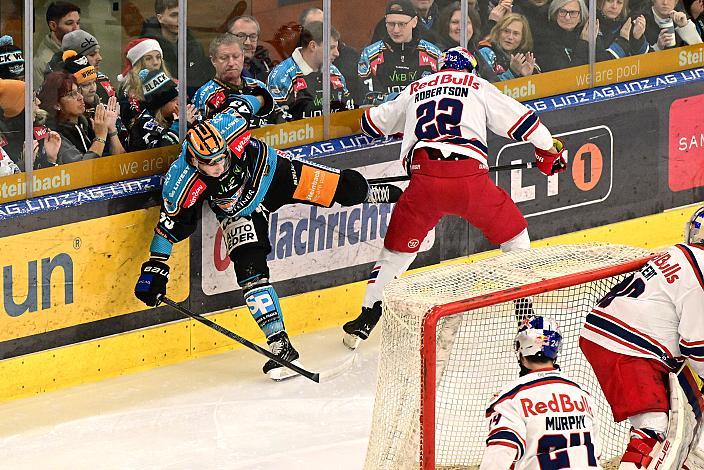 Graham Knott (Steinbach Black Wings Linz), Dennis Robertson (EC Red Bull Salzburg)  Win2Day ICE Hockey League,  Steinbach Black Wings Linz vs EC Red Bull Salzburg,  Linz AG Eisarena 