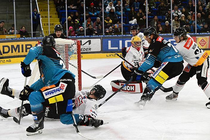 Shawn St.Amant (Steinbach Black Wings Linz), Ivan Korecky (Pioneers Vorarlberg), Tormann Alex Caffi (Pioneers Vorarlberg), Brian Lebler (Steinbach Black Wings Linz) 27. Runde ICE, Steinbach Black Wings Linz vs Pioneers Vorarlberg, Linz AG Eisarena 