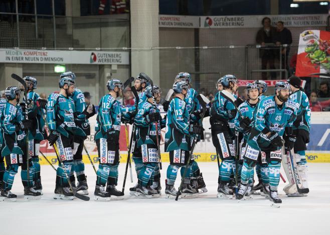 Gerd Kragl (EHC Liwest Black Wings Linz) und das TEam EHC Liwest Black Wings Linz vs EC KAC, Pick Round