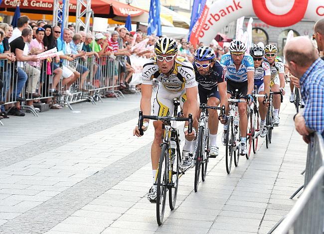 Bernhard Eisel, Team Columbia, Rene Haselbacher Corratec, Paco Wrolich, Milram, Peter Pichler, Team Tirol und Mark Cavendish Columbia am Hauptplatz Linz