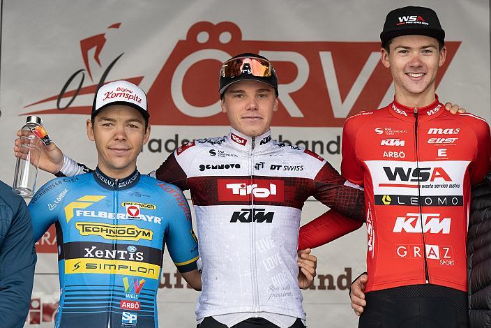 Podest Elite Rennen, 2. Platz Mario Gamper (AUT, Team Felbermayr Simplon Wels) , Sieger Emanuel Zangerle (AUT, Tirol KTM Cycling Team), 3. Platz Philipp Hofbauer (AUT, WSA KTM Graz pb Leomo) Radsport, Herren Radliga, Kufstein, Tirol, Radliga Finale 2022 