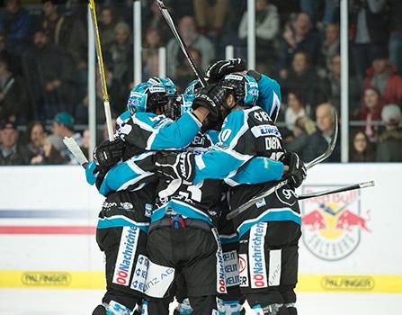 Linz jubelt, EC Red Bull Salzburg vs EHC Liwest Black Wings Linz 