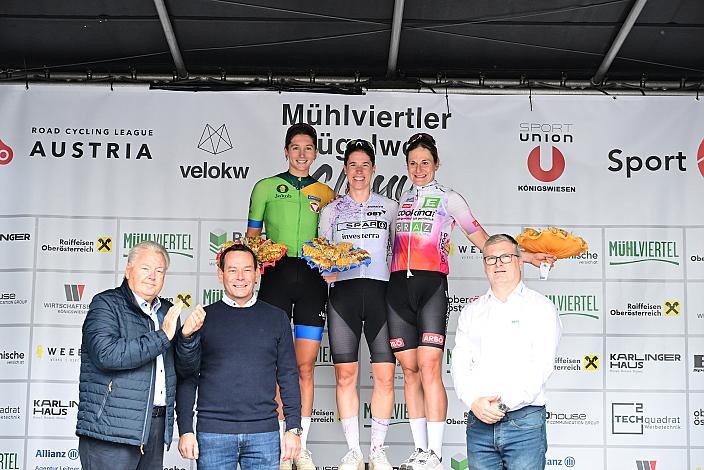 Podest 2. Platz Therese Feuersinger (AUT, URC Ebbs), Siegerin Rahel Aschwanden(SUI, SPAT CTO Woman), 3. platz Lydia Ventker (GER, RSG Team Cookina ARBÖ ASKÖ Graz/ RSV Gütersloh 1931 e.V), Damen Elite, U23, Cycling League Austria Radliga, Mühlviertler Hügelwelt Classic Elite Damen, Königswiesen, OÖ