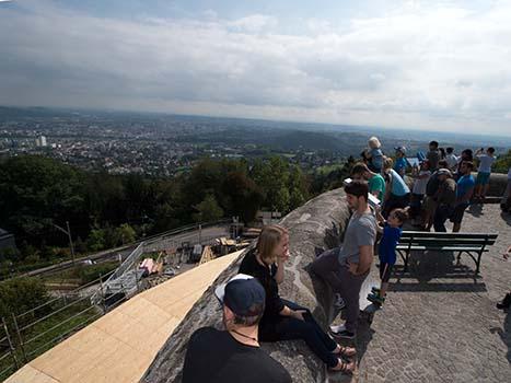 Die Liwest Black Wings Linz auf Linz Tour. Blick vom Poestlingberg.