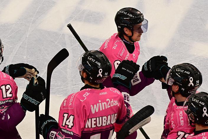 Stefan Gaffal (Steinbach Black Wings Linz) feiert, ICE, Steinbach Black Wings Linz vs HC Tiwag Innsbruck - Die Haie Linz, AG Eisarena 