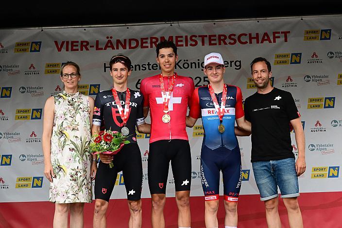 Podest Schweiz, 2. Platz Robin Donze (SUI, TUDOR PRO CYCLING TEAM U23), Sieger Schweiz Diego Casagrande (SUI, TUDOR PRO CYCLING TEAM U23), 3. Platz Jan Huber (SUI, Remax-Racingteam), Drei Länder Meisterschaft U23,  Austria