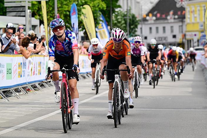 v.l. 2 Platz Etappe Erja Giulia Bianchi (ITA, Canyon / Sram) 3. Olga Wankiewicz (POL, MAT Atom Deweloper Wroclaw),  Amstetten-Amstetten, Sportland NÖ women tour