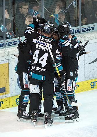 linz feiert EHC Liwest Black Wings Linz vs KHL Medvescak Zagreb, 1. Viertelfinale